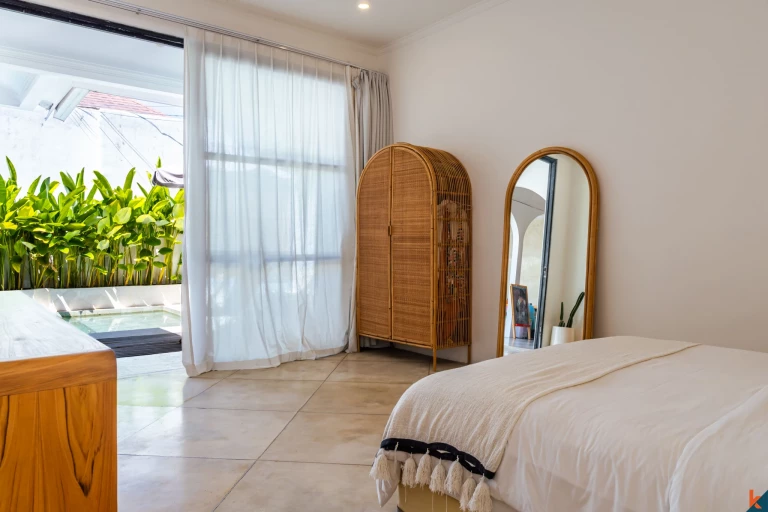 Vila 2 Kamar Tidur Bergaya dengan Kolam Renang Pribadi di Tibubeneng