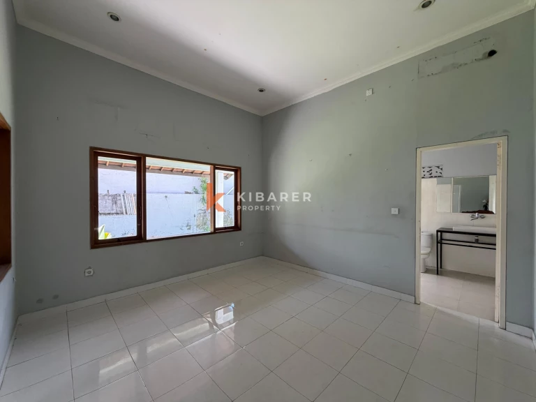 Vila Klasik Tiga Kamar Tidur Tanpa Perabot di Umalas