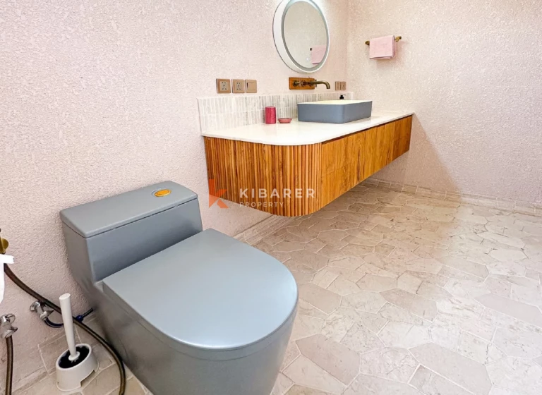 Detailed Modern Design One-Bedroom Apartment in Tumbak Bayuh