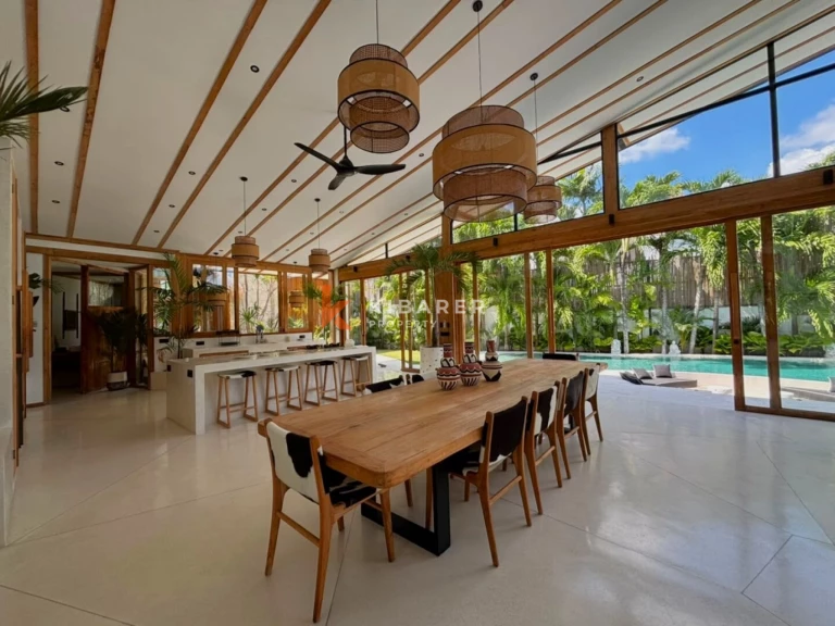 An Exceptional Five Bedroom Luxury Villa in the Heart of Bumbak - Umalas