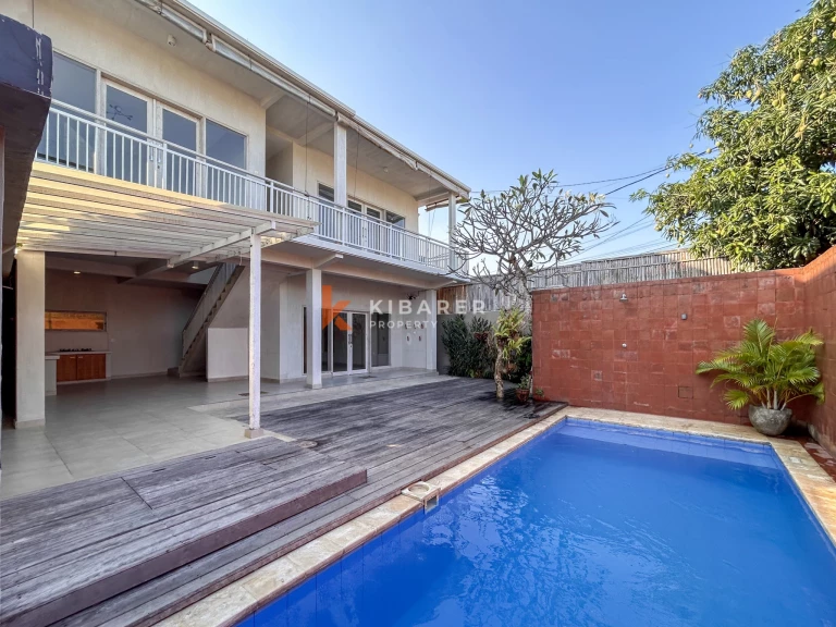 Comfortable Three-Bedroom Unfurnished Family Villa with Open Living Space in Umalas