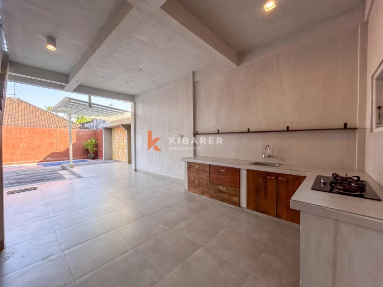 Comfortable Three-Bedroom Unfurnished Family Villa with Open Living Space in Umalas
