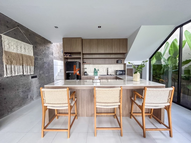 Modern Tropical Hideaway: Two-Bedroom Villa in Pererenan