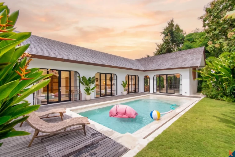 Properti tiga kamar tidur hak milik yang menawan untuk dijual di Uluwatu
