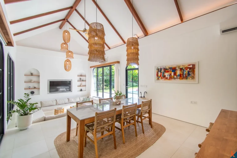 Properti menawan dengan tiga kamar tidur berstatus hak sewa dijual di Uluwatu
