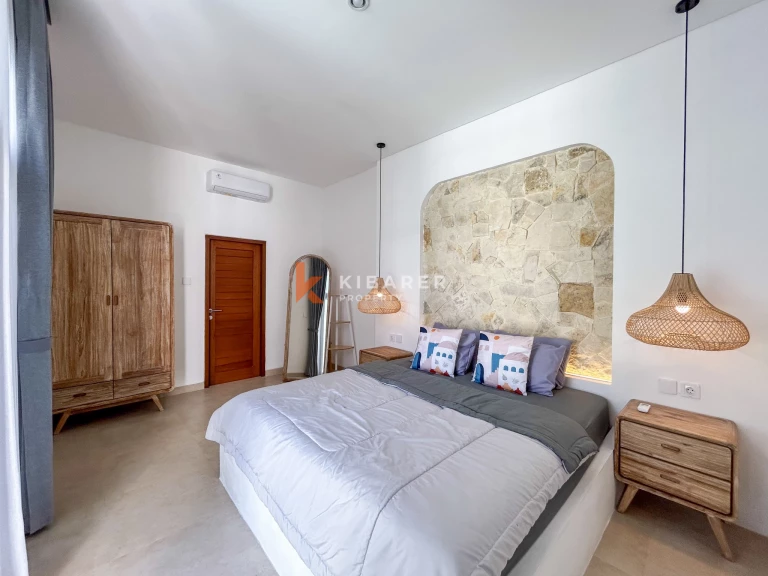 Villa Mediterania Modern Dua Kamar Tidur dengan Ruang Tamu Terbuka dan Kolam Renang Pribadi di Tanah Lot