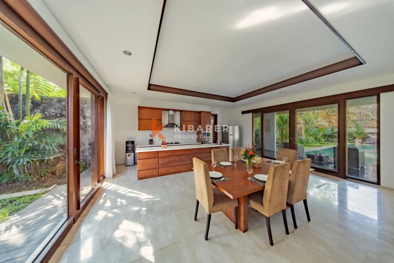 Elegant Three-Bedroom Tropical Courtyard Villa with Private Pool in Berawa