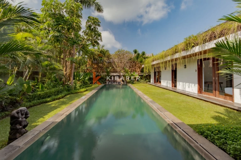 Elegant Three-Bedroom Tropical Courtyard Villa with Private Pool in Berawa
