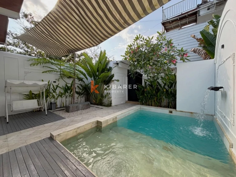 Vila Romantis Tropis Satu Kamar Tidur di Legian yang Semarak