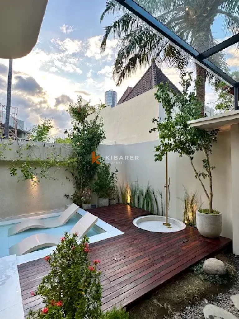 Stylish Three-Bedroom Modern Villa in Canggu