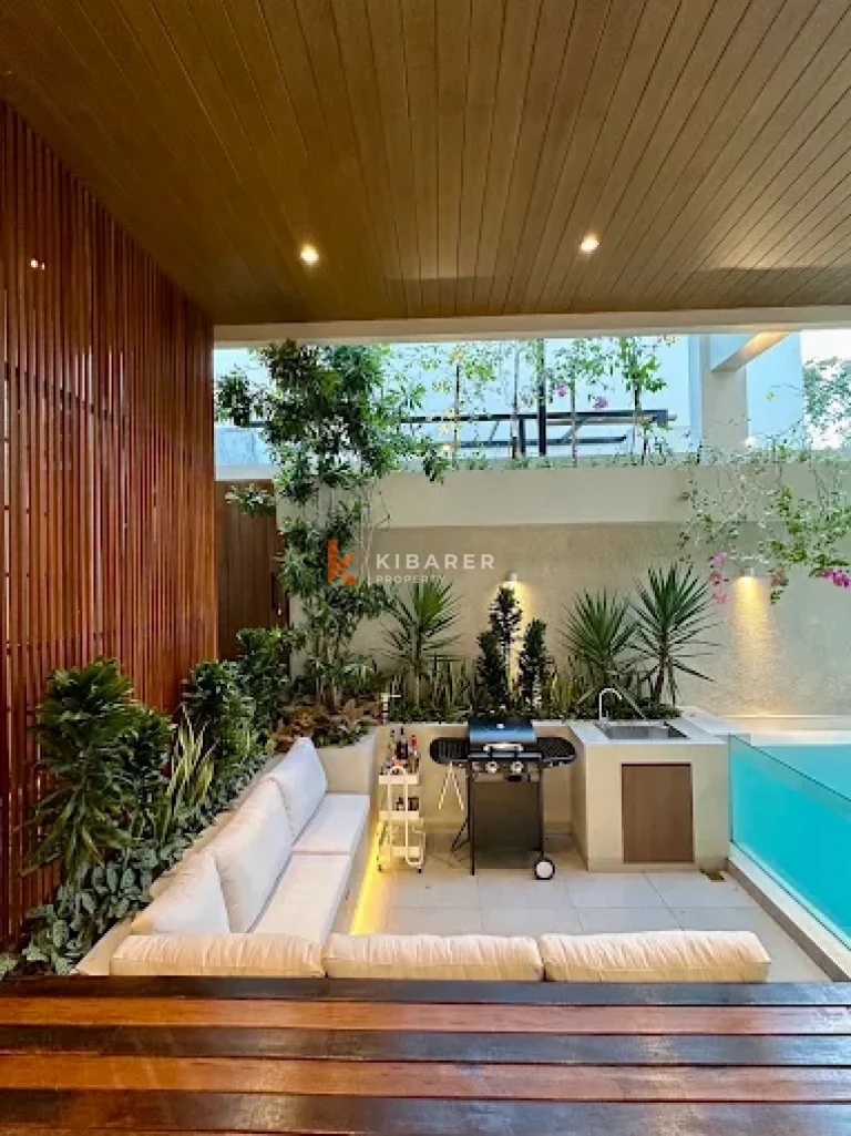 Stylish Three-Bedroom Modern Villa in Canggu