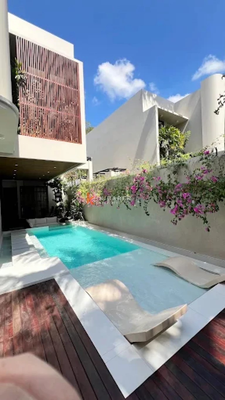 Stylish Three-Bedroom Modern Villa in Canggu