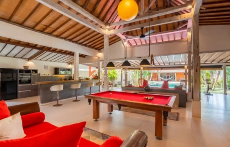 Charming Three-Bedroom Villa Walking Distance to Nyanyi Beach