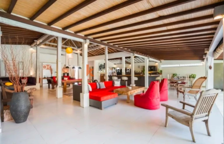 Charming Three-Bedroom Villa Walking Distance to Nyanyi Beach
