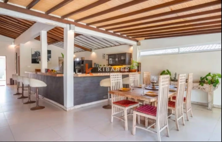 Charming Three-Bedroom Villa Walking Distance to Nyanyi Beach