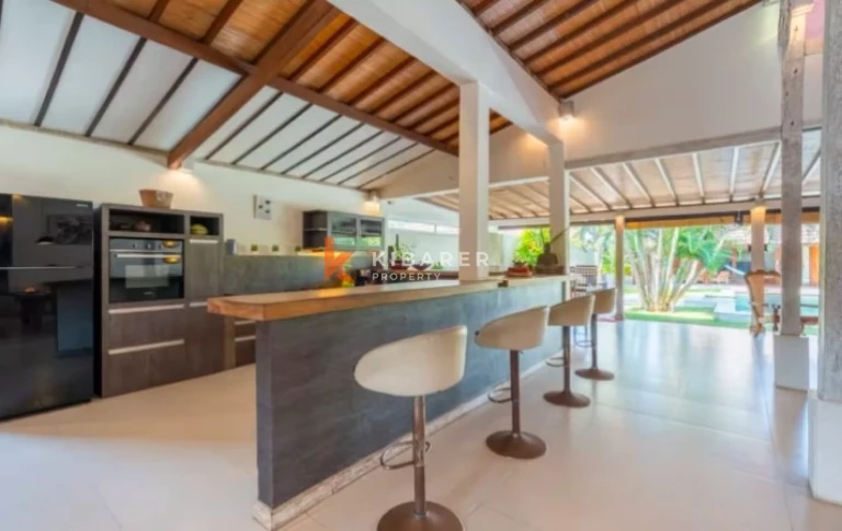 Charming Three-Bedroom Villa Walking Distance to Nyanyi Beach