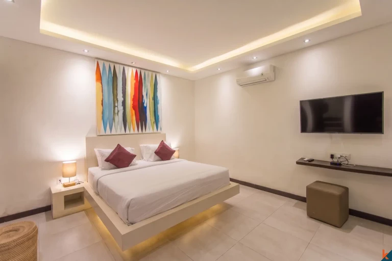 Properti sewa jangka panjang tiga kamar tidur yang indah dekat pantai di Seminyak