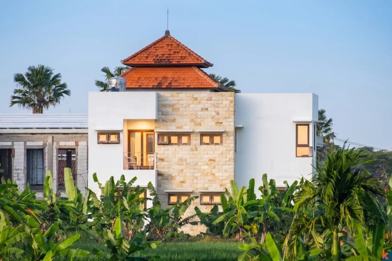 Spacious Four Bedroom Freehold Villa for Sale in Buduk