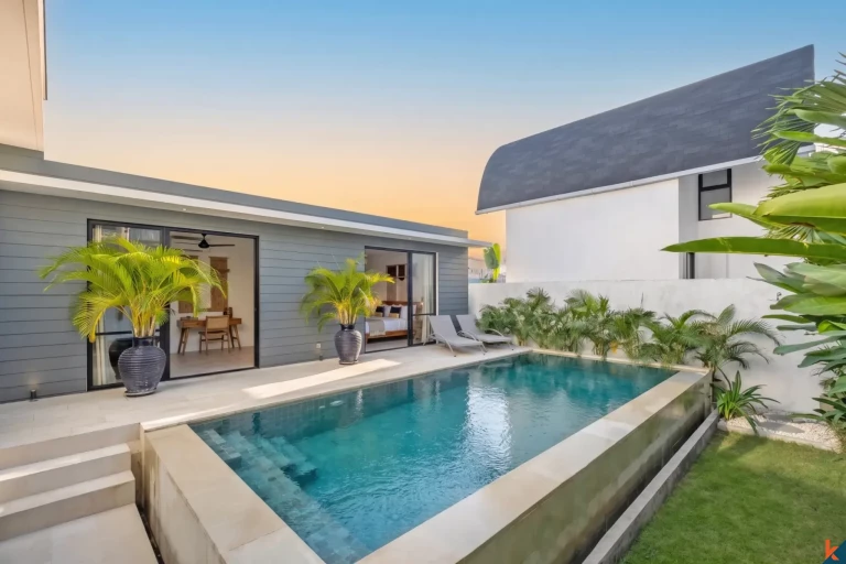 Superbe villa en location de trois chambres dans le quartier à la mode de Pererenan