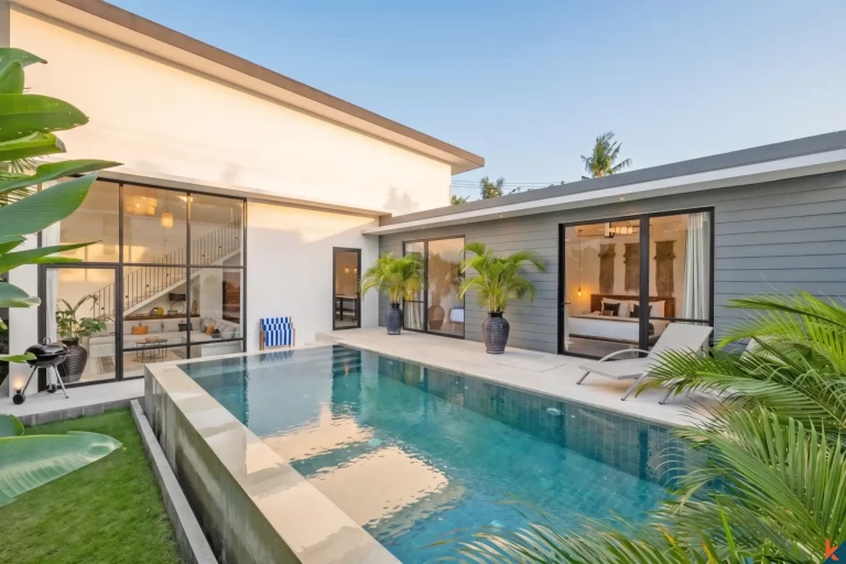 Superbe villa en location de trois chambres dans le quartier à la mode de Pererenan