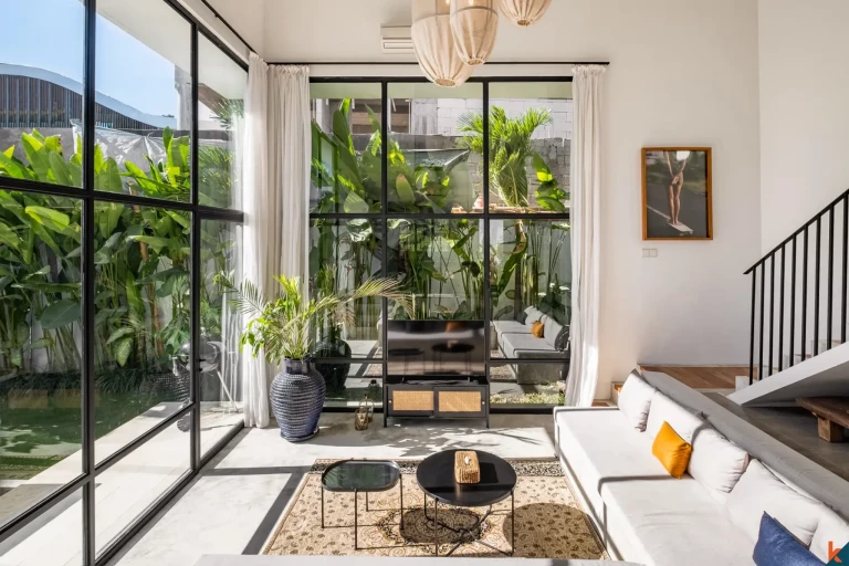Superbe villa en location de trois chambres dans le quartier à la mode de Pererenan