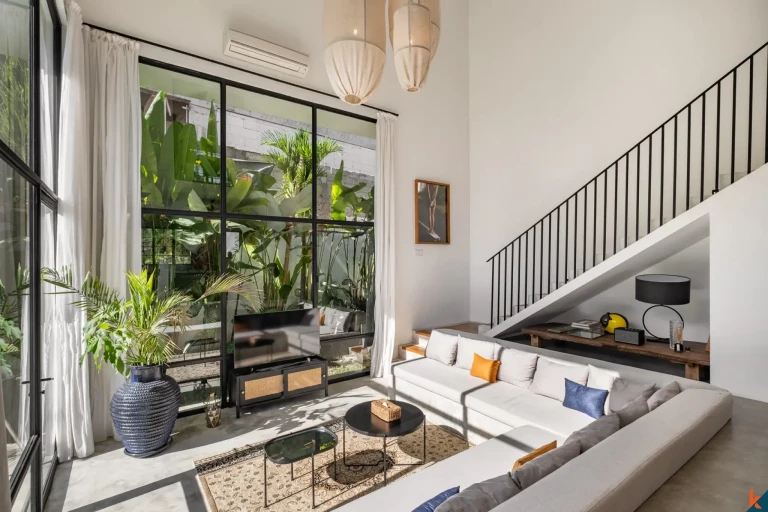Superbe villa en location de trois chambres dans le quartier à la mode de Pererenan