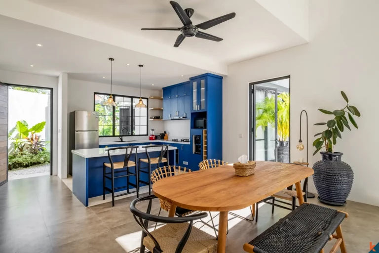 Superbe villa en location de trois chambres dans le quartier à la mode de Pererenan