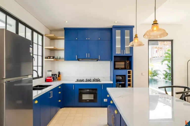 Superbe villa en location de trois chambres dans le quartier à la mode de Pererenan