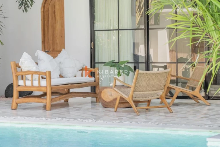 Beautiful Bright Four Bedroom Luxury Villa Minutes from Nyang Nyang Beach