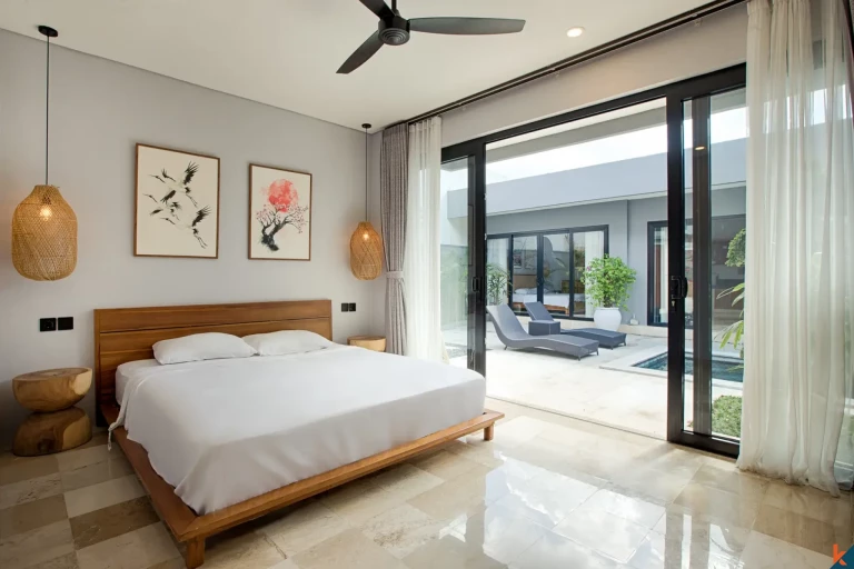 Vila Sewa Tiga Kamar Tidur yang Hebat dengan Rooftop di Timur Laut Pererenan
