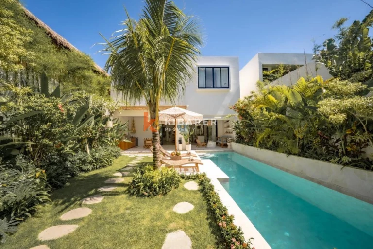 White Bright Luxe Three-Bedroom Villa in Nyang-Nyang, Uluwatu