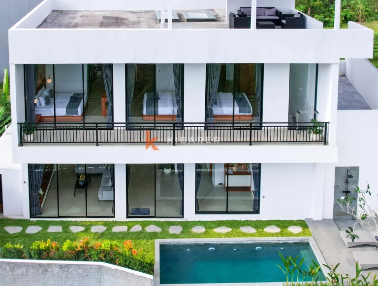 Spacious Three-Bedroom Villa with Panoramic Views in Cepaka