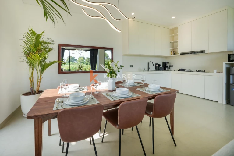 Spacious Three-Bedroom Villa with Panoramic Views in Cepaka