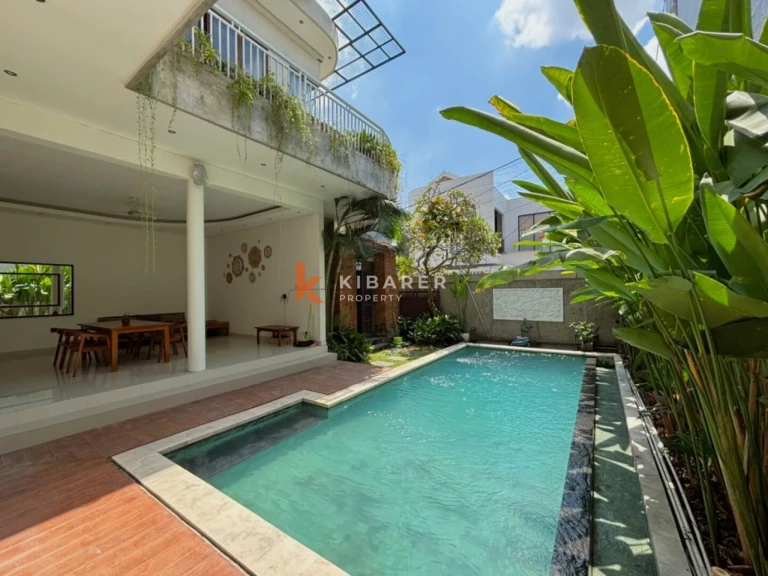 Évasion tropicale – Villa de 3 chambres avec espace de vie fermé à Berawa