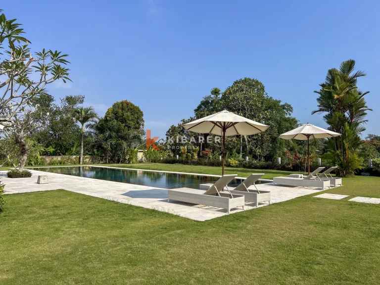 Charming Four-Bedroom Tropical Villa with Private Pool in Buwit