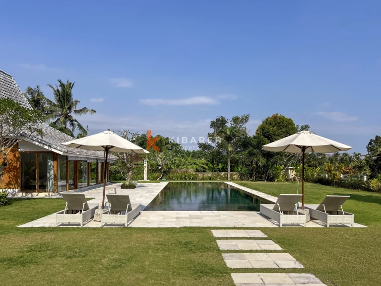 Charming Four-Bedroom Tropical Villa with Private Pool in Buwit
