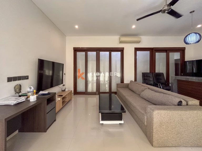 Elegant Three-Bedroom Tropical Villa with Private Pool in Berawa