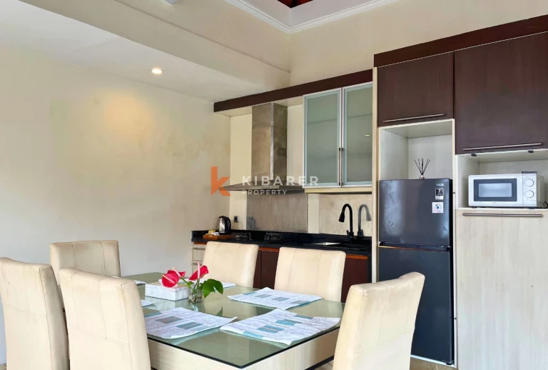 Havre de paix – Villa tropicale de 3 chambres avec piscine et jacuzzi à Batu Belig