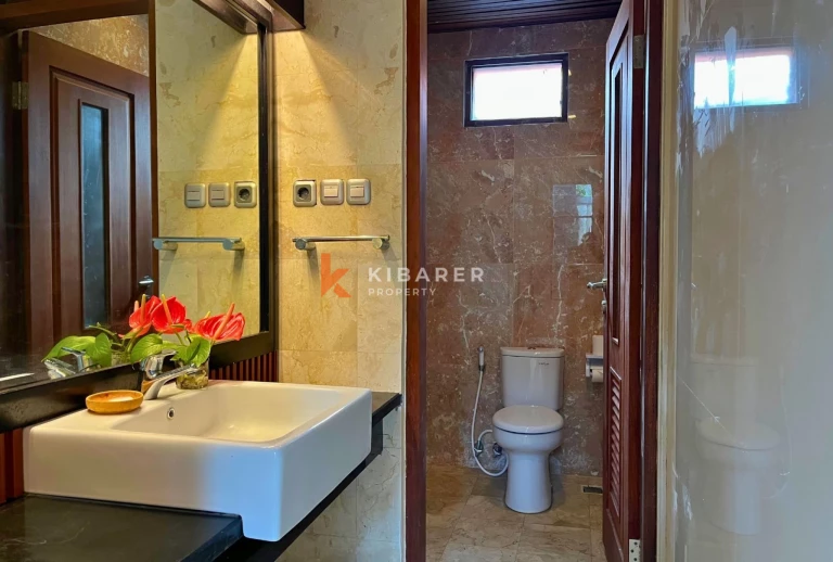 Refuge tropical à Batu Belig – Villa de 3 chambres avec piscine et jacuzzi