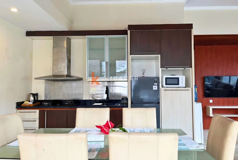 Refuge tropical de 3 chambres – Piscine avec jacuzzi et proximité immédiate des lieux prisés de Batu Belig