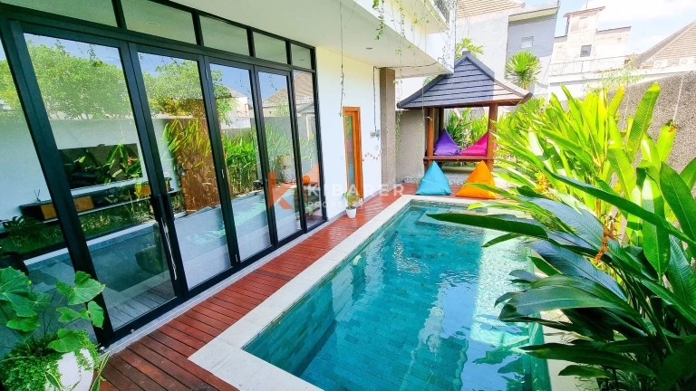 Contemporary Three-Bedroom Villa with Dedicated Remote Workspace in Umalas