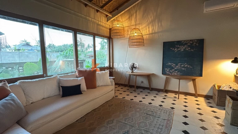 Elegant Six-Bedroom Tropical Villa with Refined Contemporary Design in Seseh