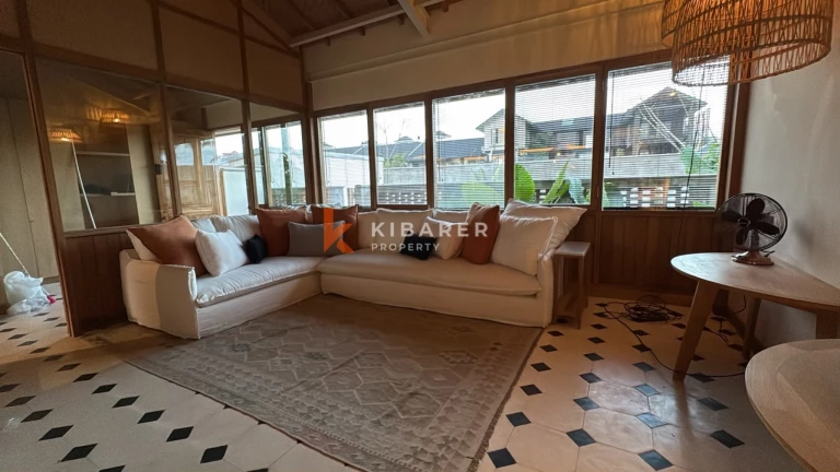 Elegant Six-Bedroom Tropical Villa with Refined Contemporary Design in Seseh