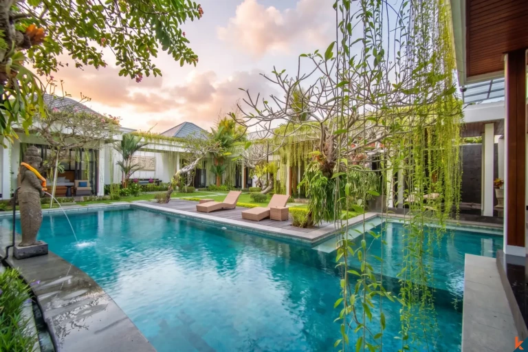 Amazing four bedroom estate facing the jungle in Ubud