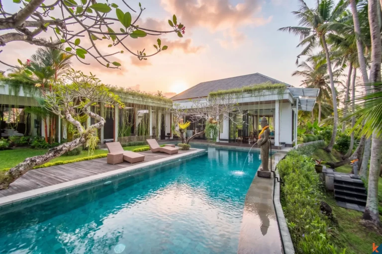 Amazing four bedroom estate facing the jungle in Ubud