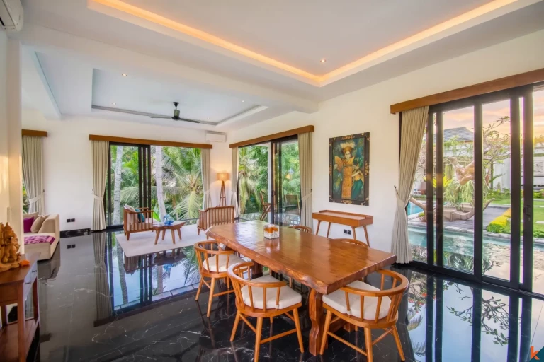 Amazing four bedroom estate facing the jungle in Ubud