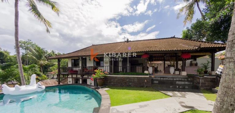Authentic Wooden Four Bedroom Villa in Peaceful Nature Neighborhood of Tabanan
