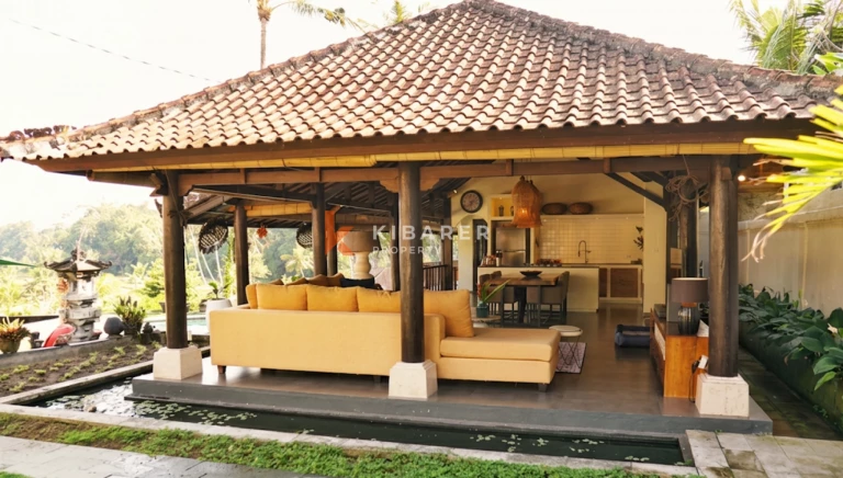 Authentic Wooden Four Bedroom Villa in Peaceful Nature Neighborhood of Tabanan
