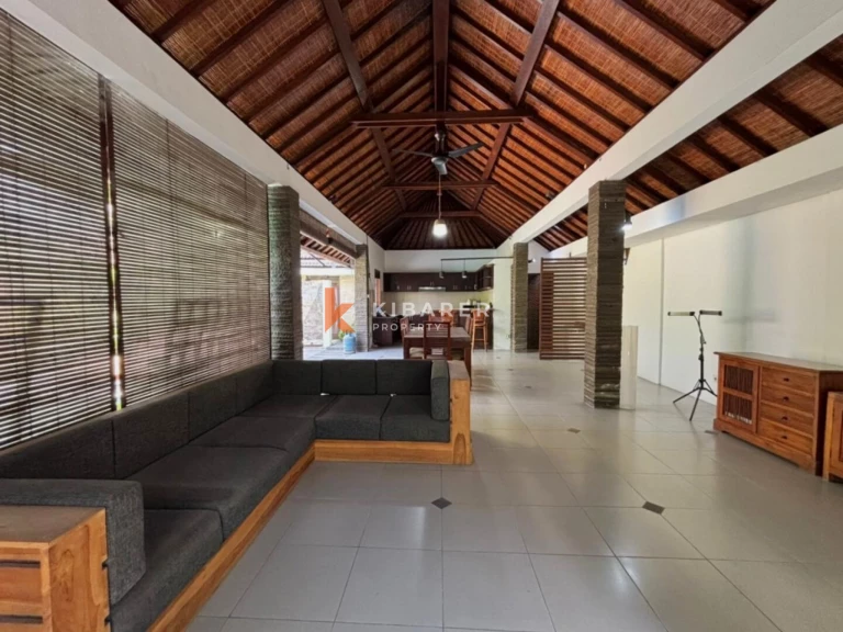 Vila Tiga Kamar Tidur di Lokasi Strategis Berawa – Semi-Furnished