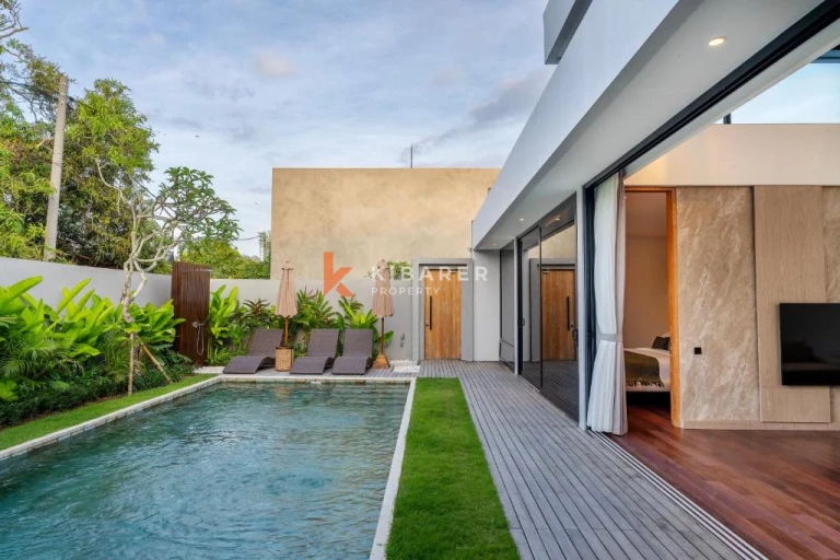 Bright Contemporary Two Bedroom Villa in Canggu Padang Tawang